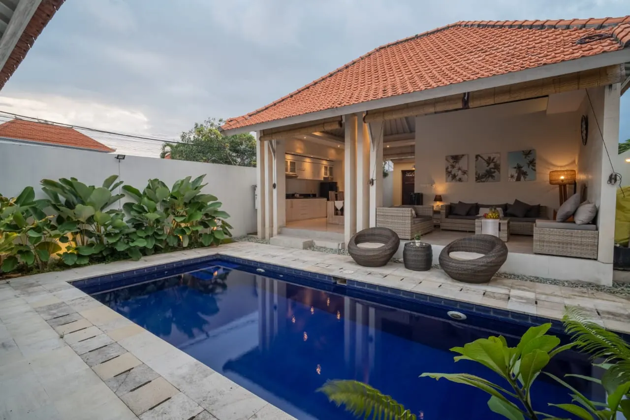 3BR Pool Villa for Rent on a Quiet Road – Bumbak, Umalas (near Canggu)