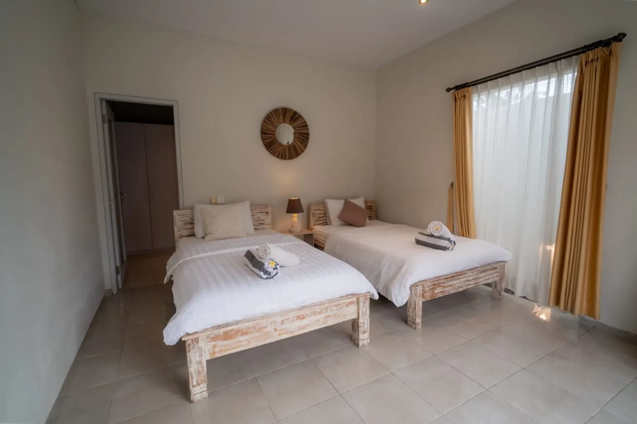 Twin bedroom